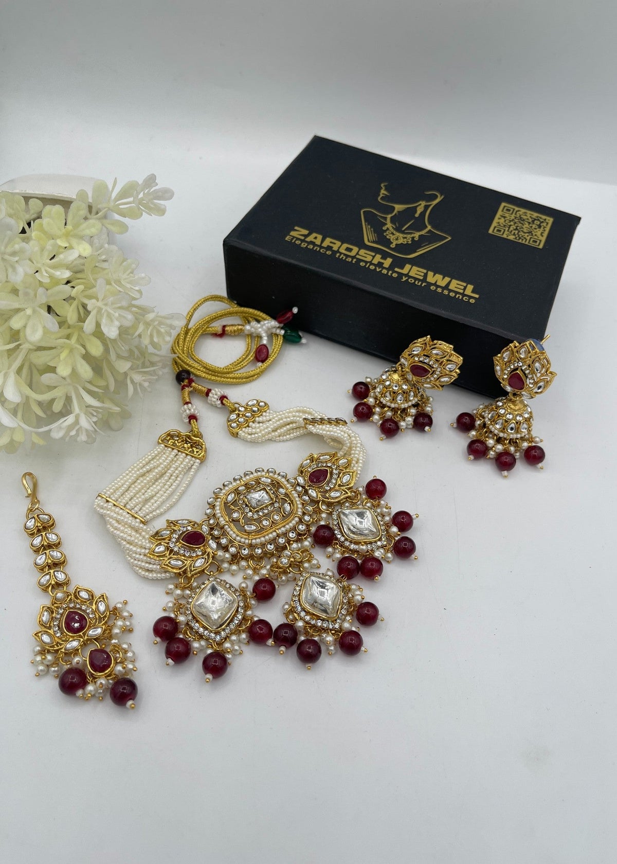 Shop the Zahra Kundan Choker Set from Zarosh Jewel