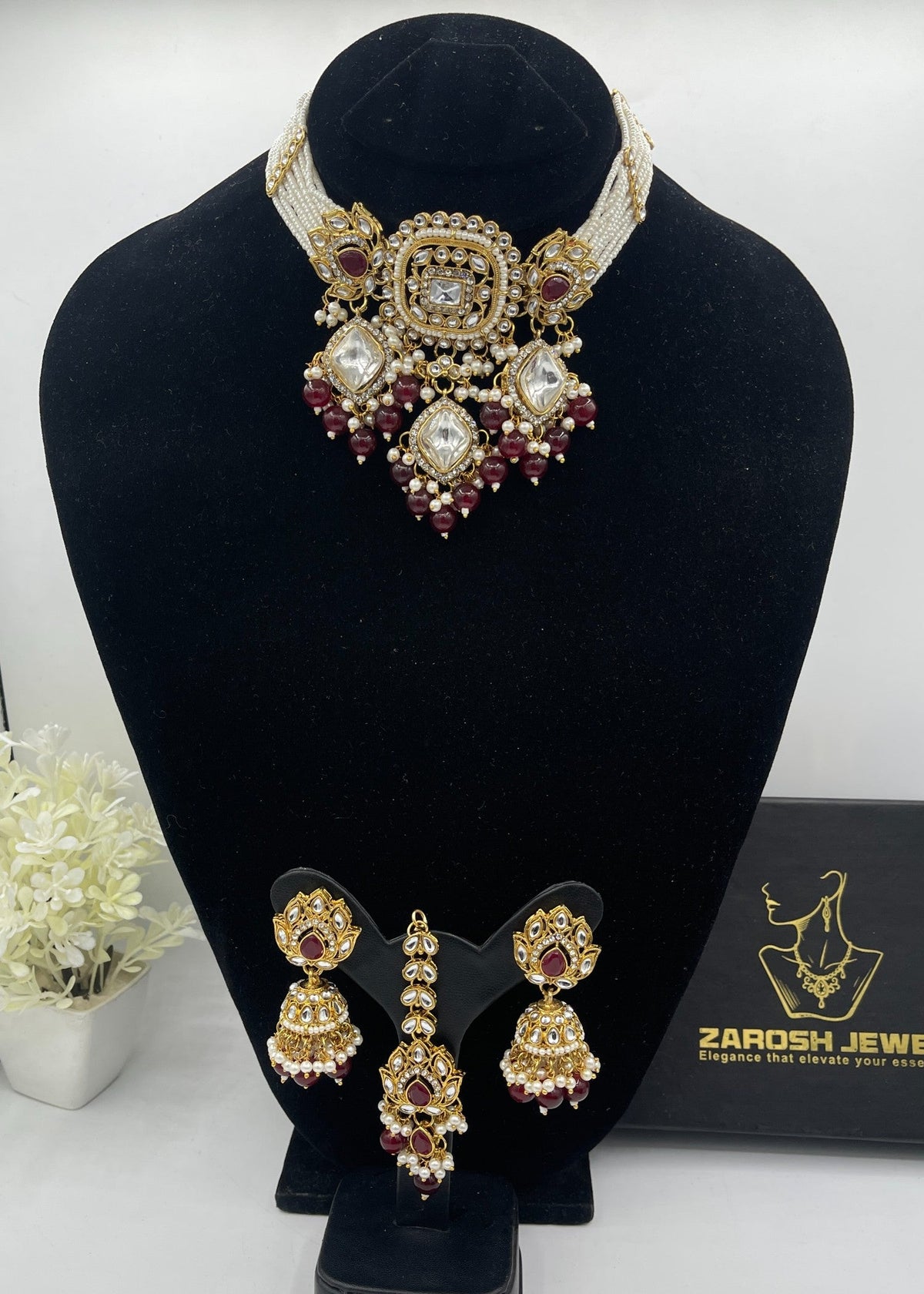 Shop the Zahra Kundan Choker Set from Zarosh Jewel