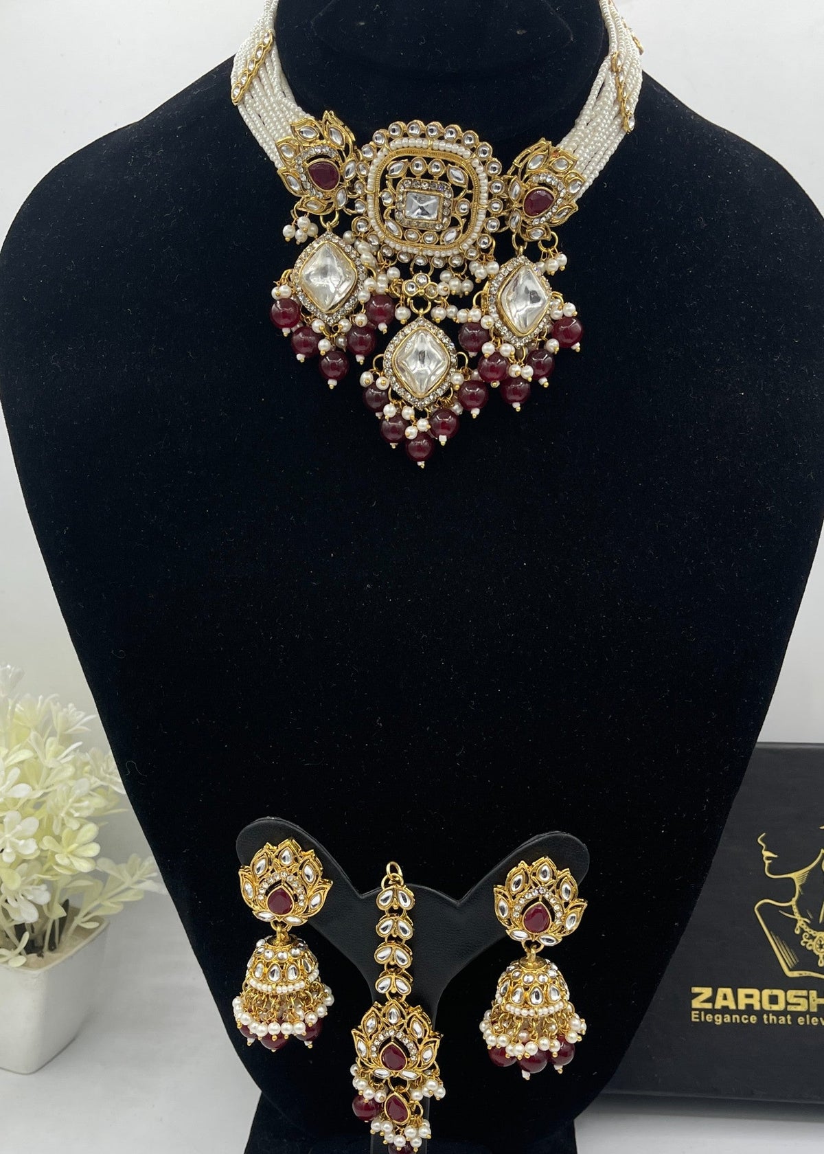 Shop the Zahra Kundan Choker Set from Zarosh Jewel