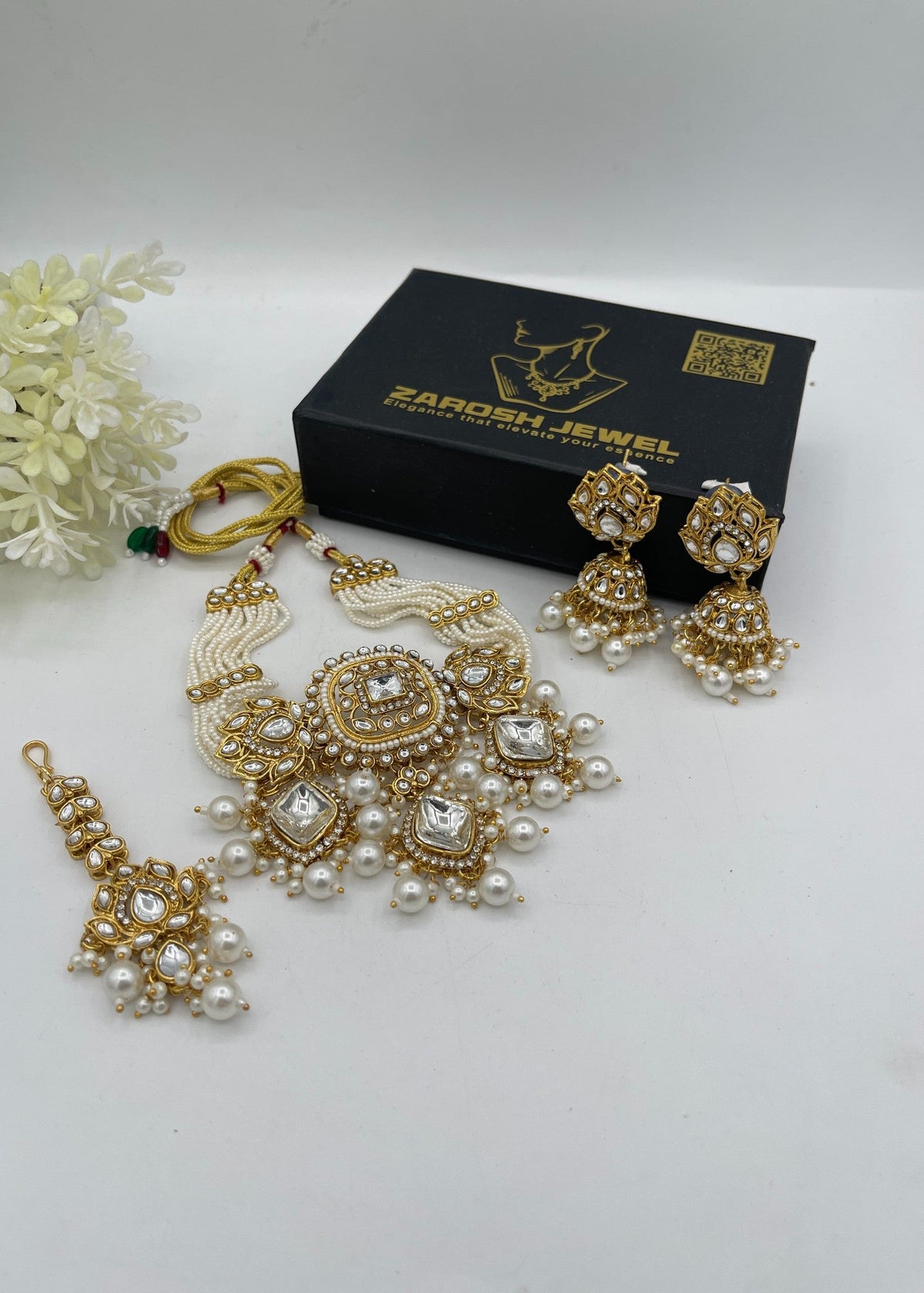 Shop the Zahra Kundan Choker Set from Zarosh Jewel