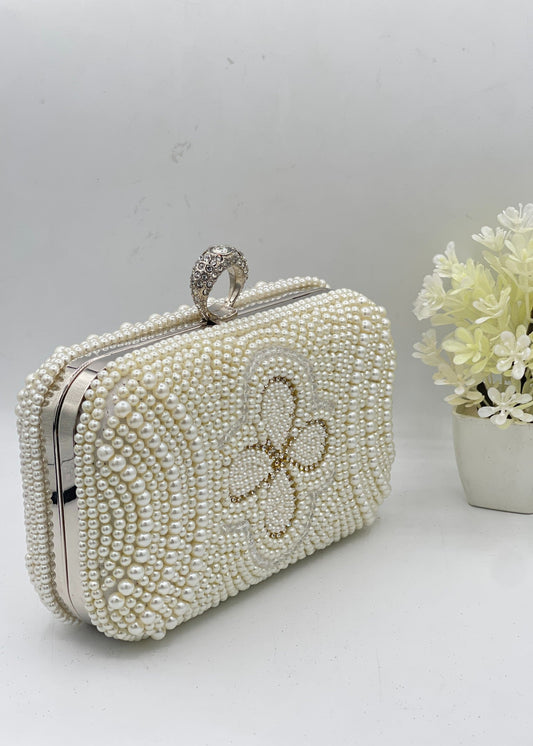 Shop the Zaina Luxury Clutch from Zarosh Jewel