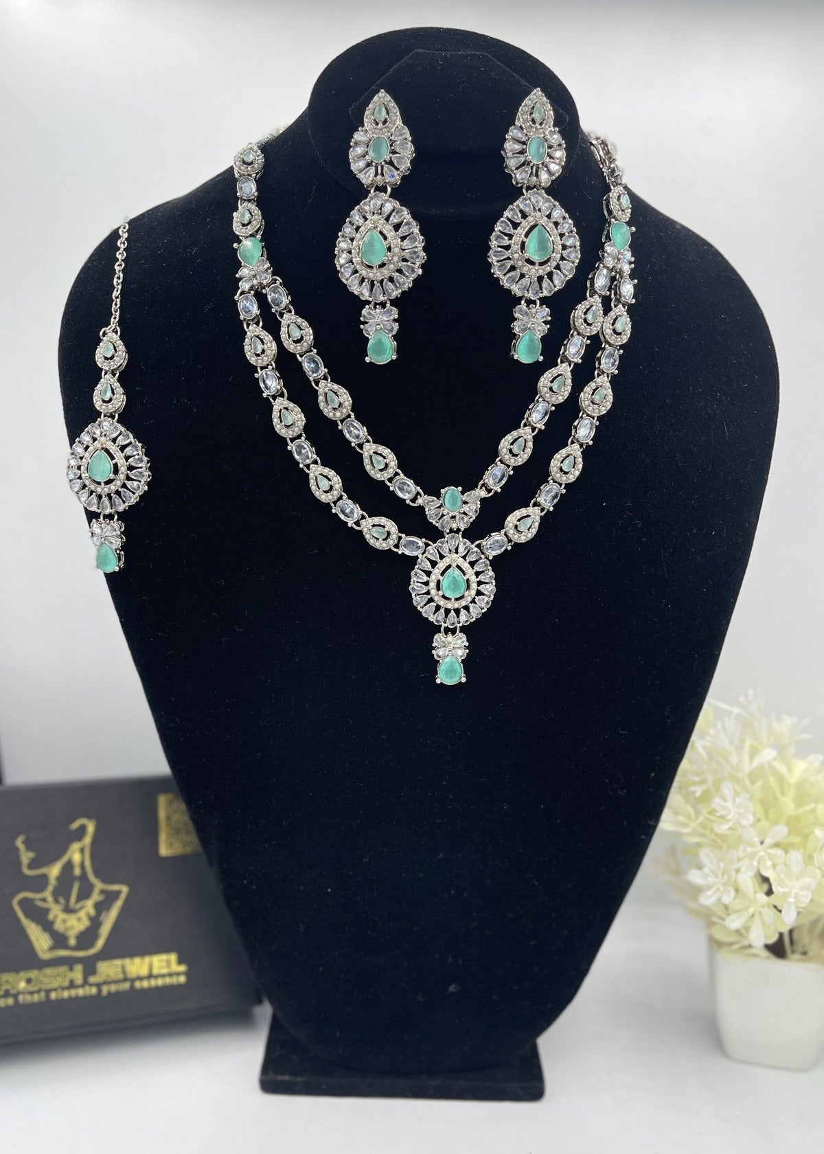Shop the Zaira Heritage Necklace Set from Zarosh Jewel