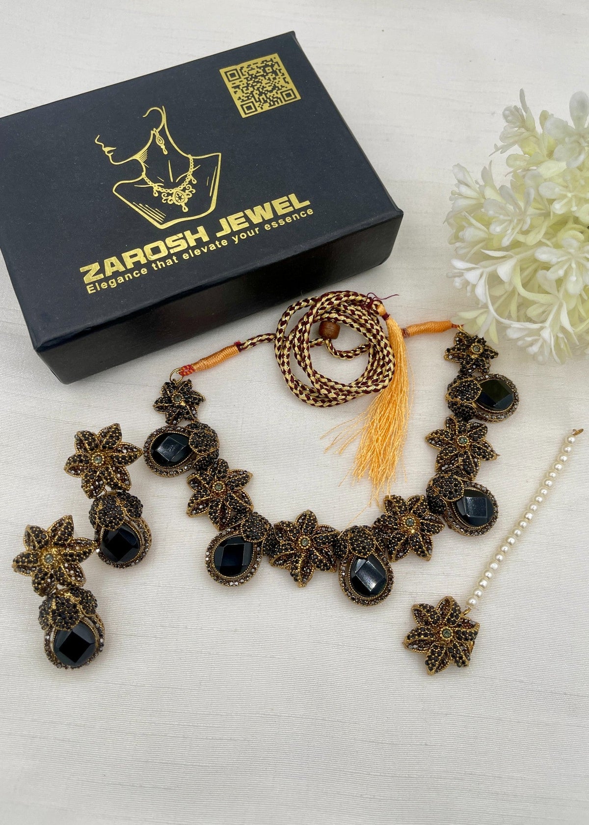 Shop the Zakiya Heritage Choker Set from Zarosh Jewel