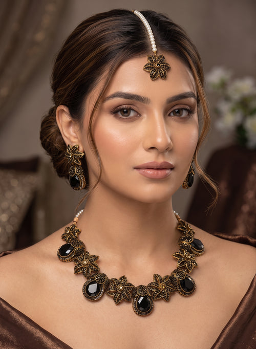 Zakiya Heritage Choker Set