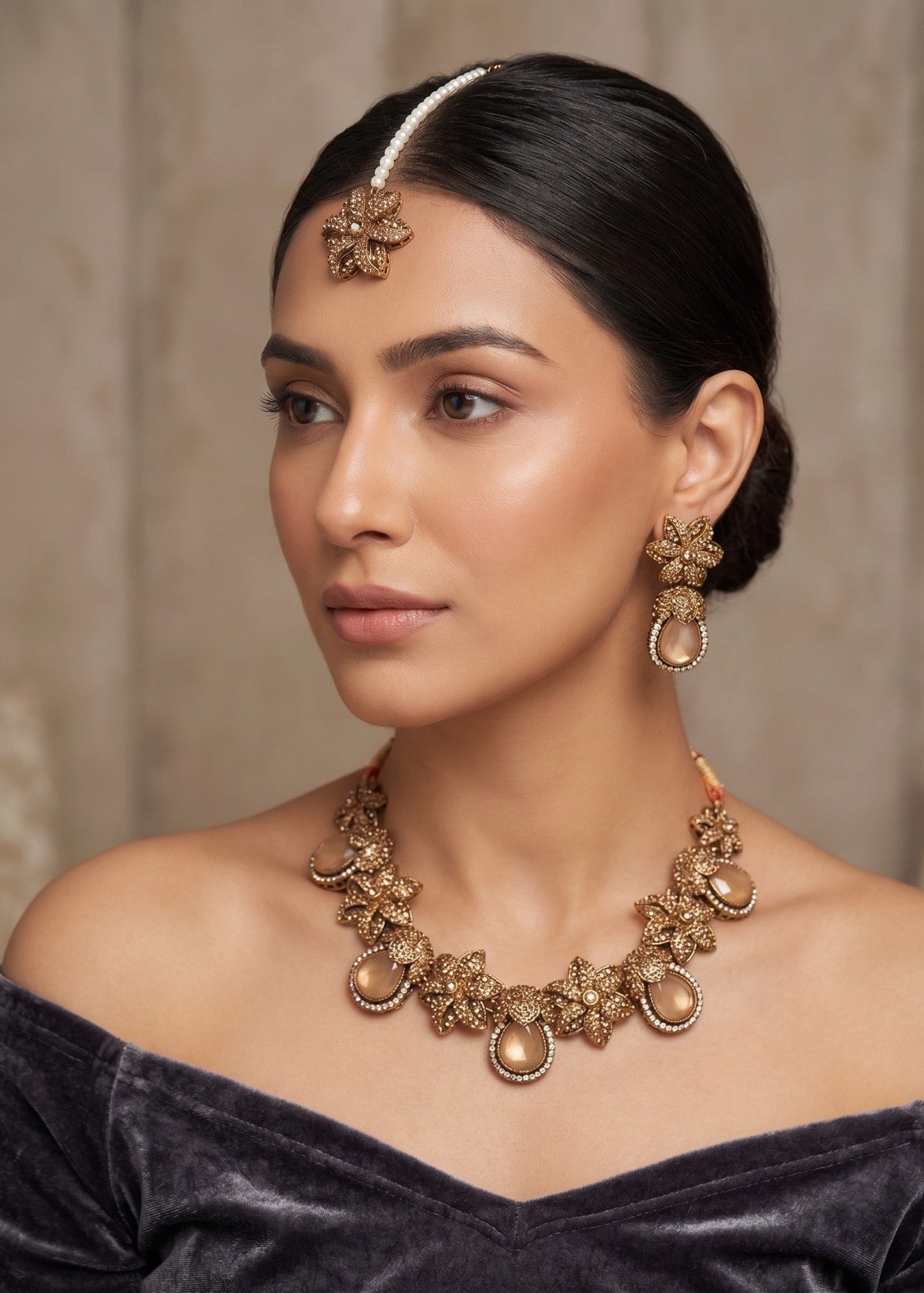 Shop the Zakiya Heritage Choker Set from Zarosh Jewel