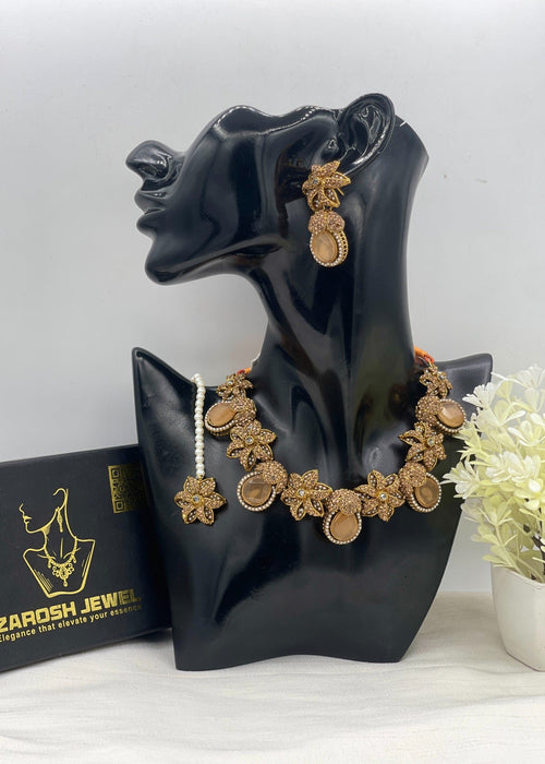 Shop the Zakiya Heritage Choker Set from Zarosh Jewel