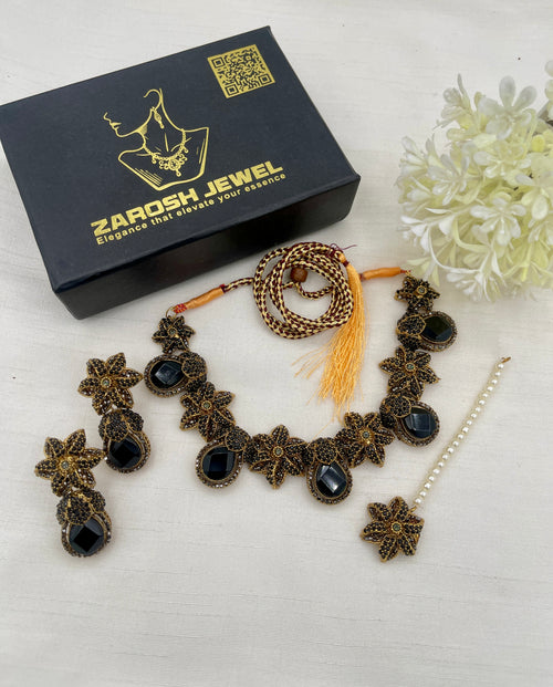 Zakiya Heritage Choker Set