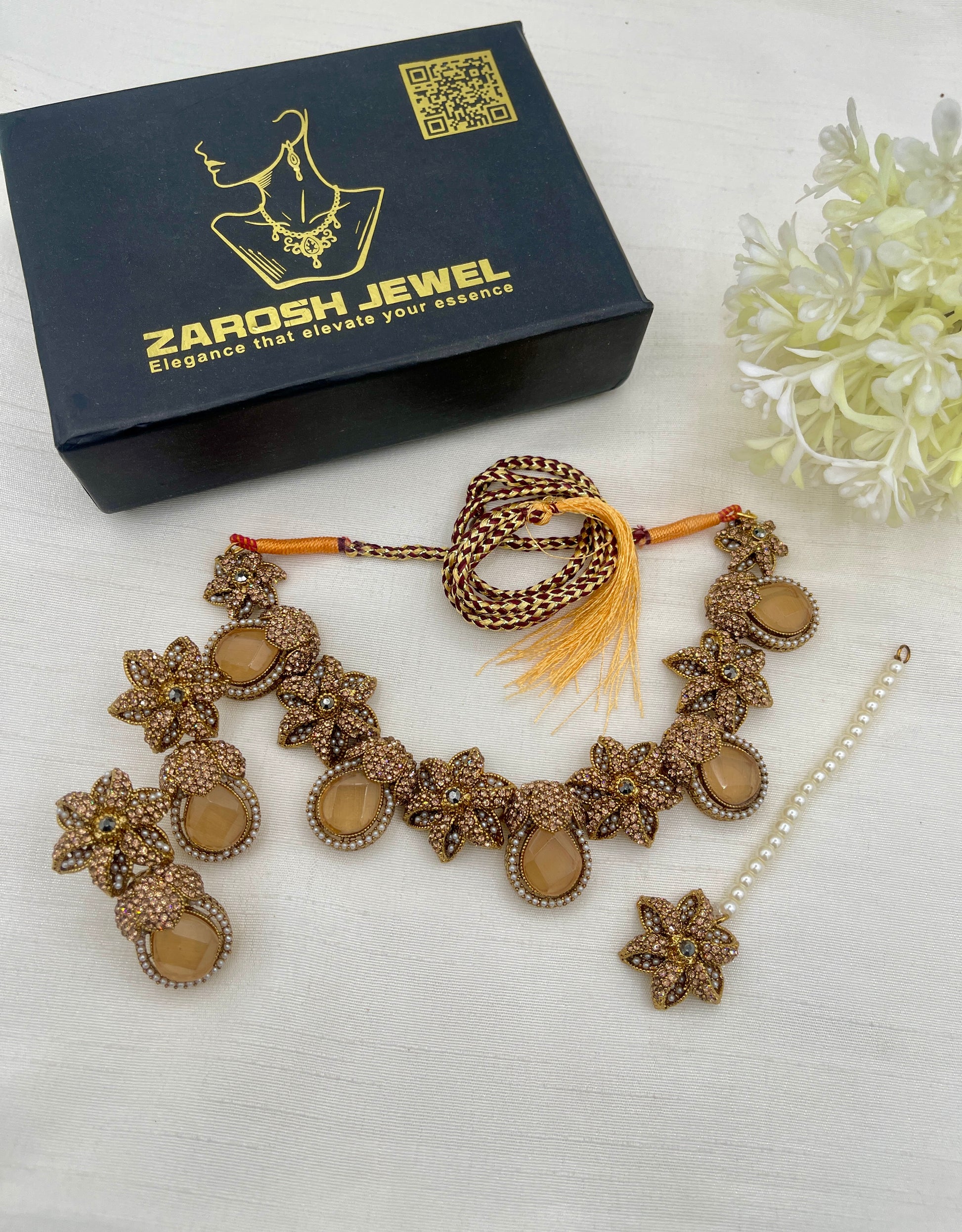Zakiya Heritage Choker Set