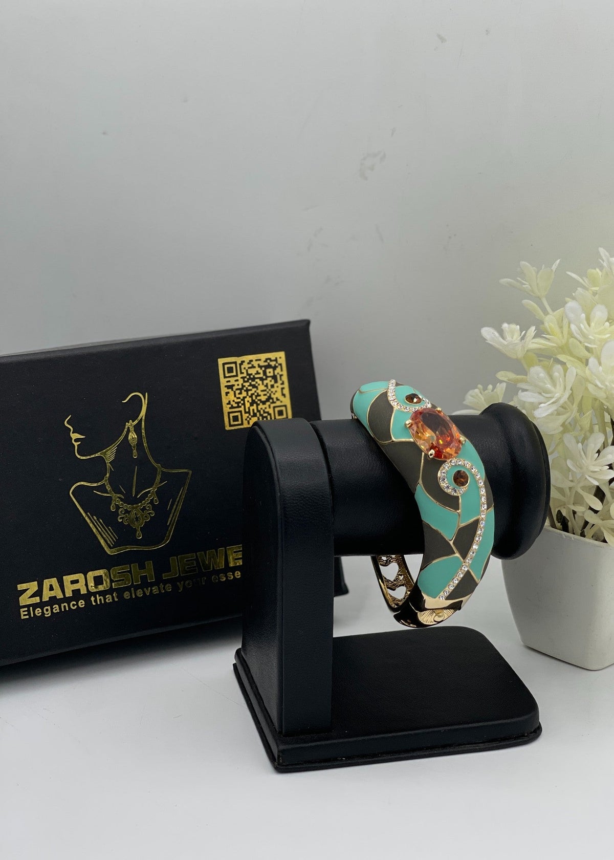 Zamurrad Heritage Kadas by Zarosh Jewel