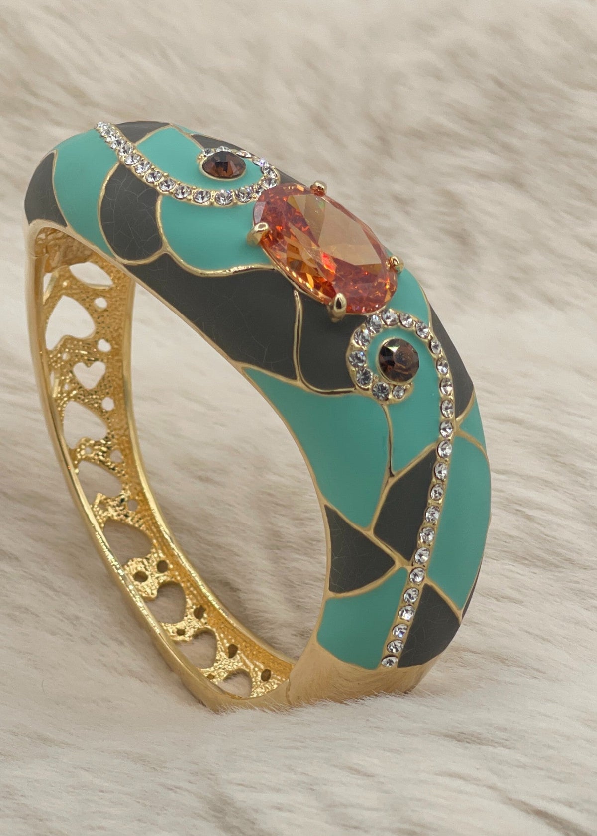Shop the Zamurrad Heritage Kadas from Zarosh Jewel