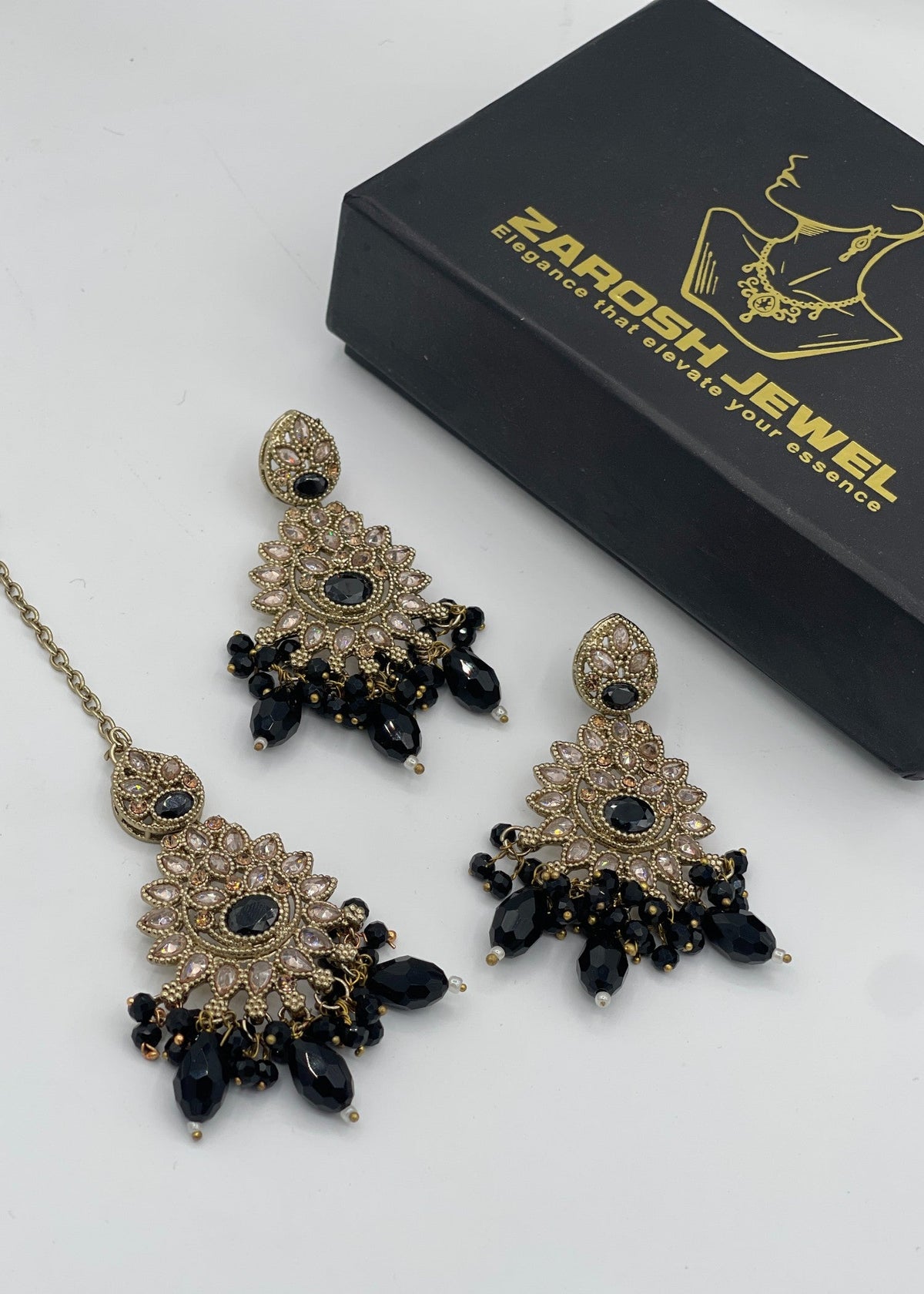 Shop the Zeba Kundan Earring & Tikka from Zarosh Jewel