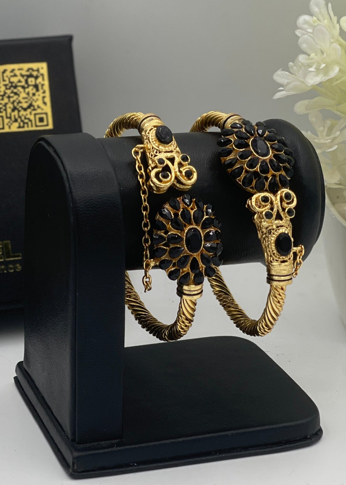 Shop the Zeenat Heritage Kadas from Zarosh Jewel