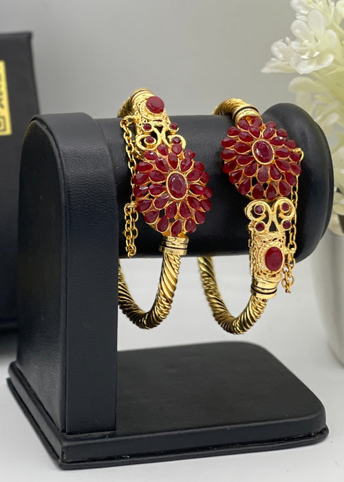 Shop the Zeenat Heritage Kadas from Zarosh Jewel