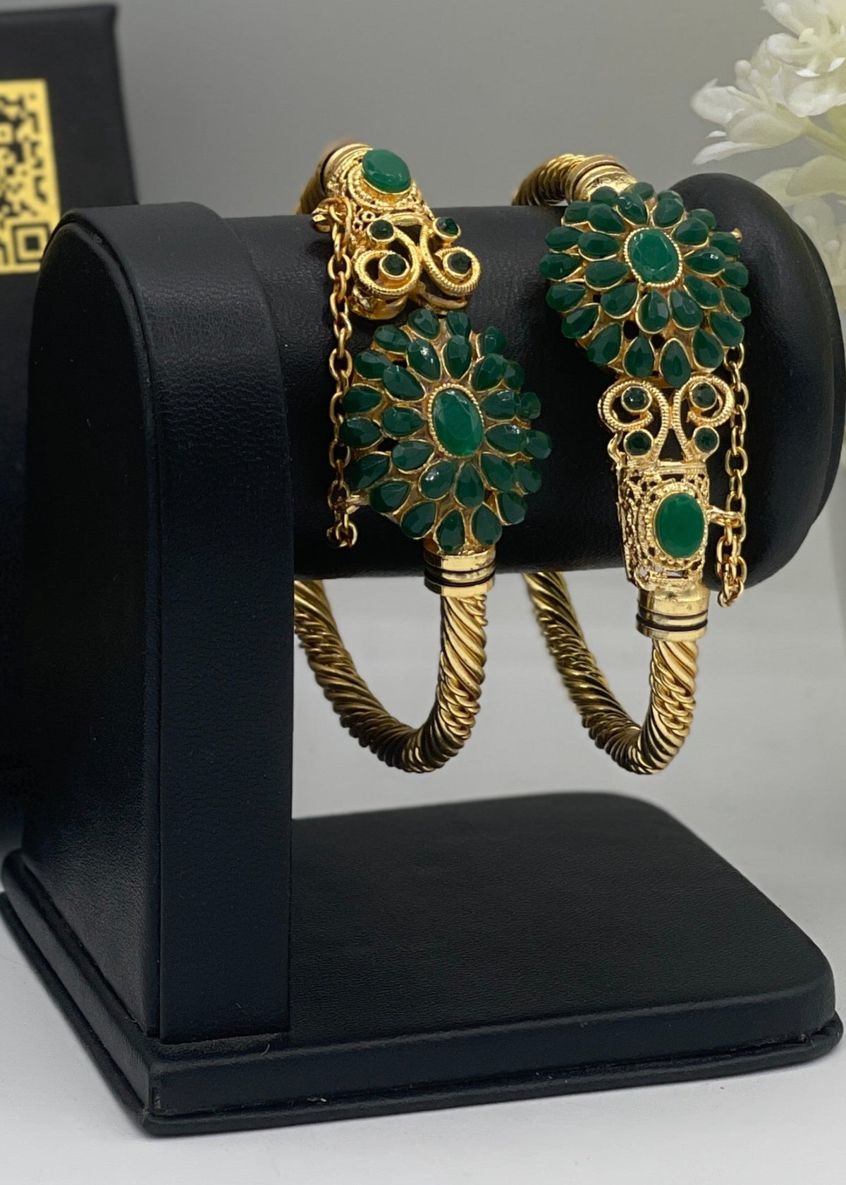 Shop the Zeenat Heritage Kadas from Zarosh Jewel