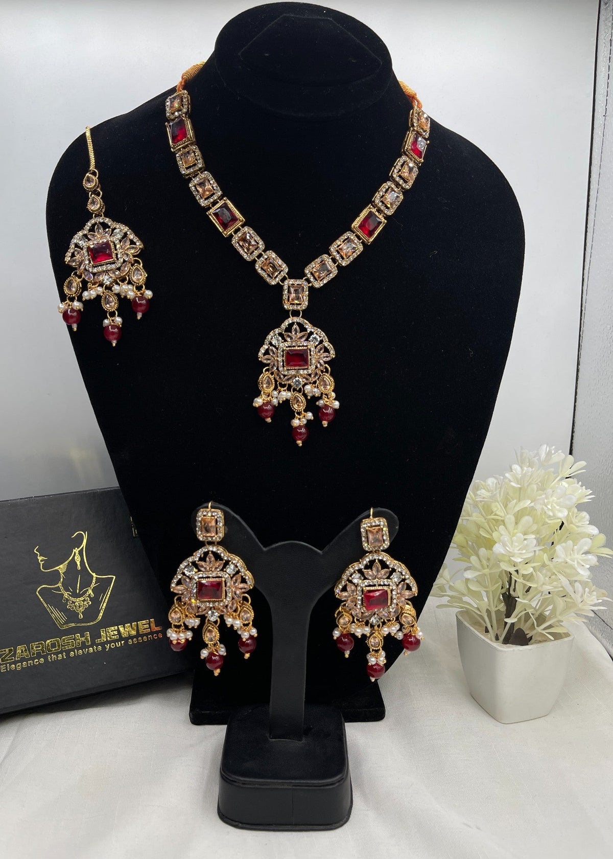 Shop the Zoe Necklace Set from Zarosh Jewel