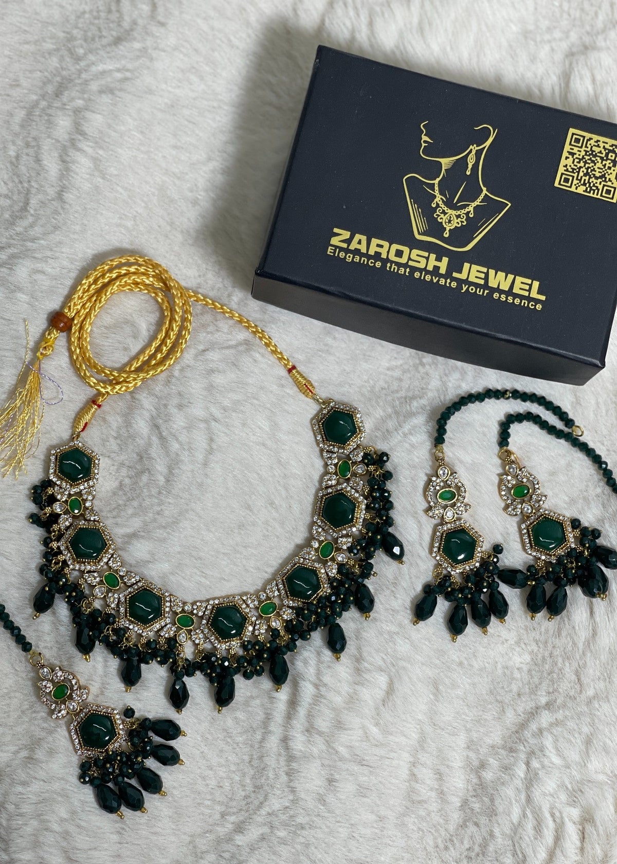 Shop the Zoya Necklace Set from Zarosh Jewel