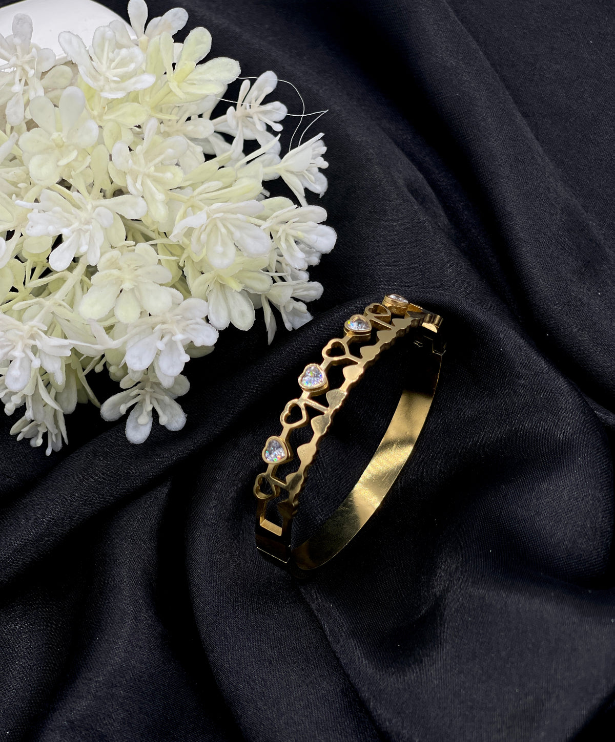 Shop the Zunaira Openable Bracelet from Zarosh Jewel
