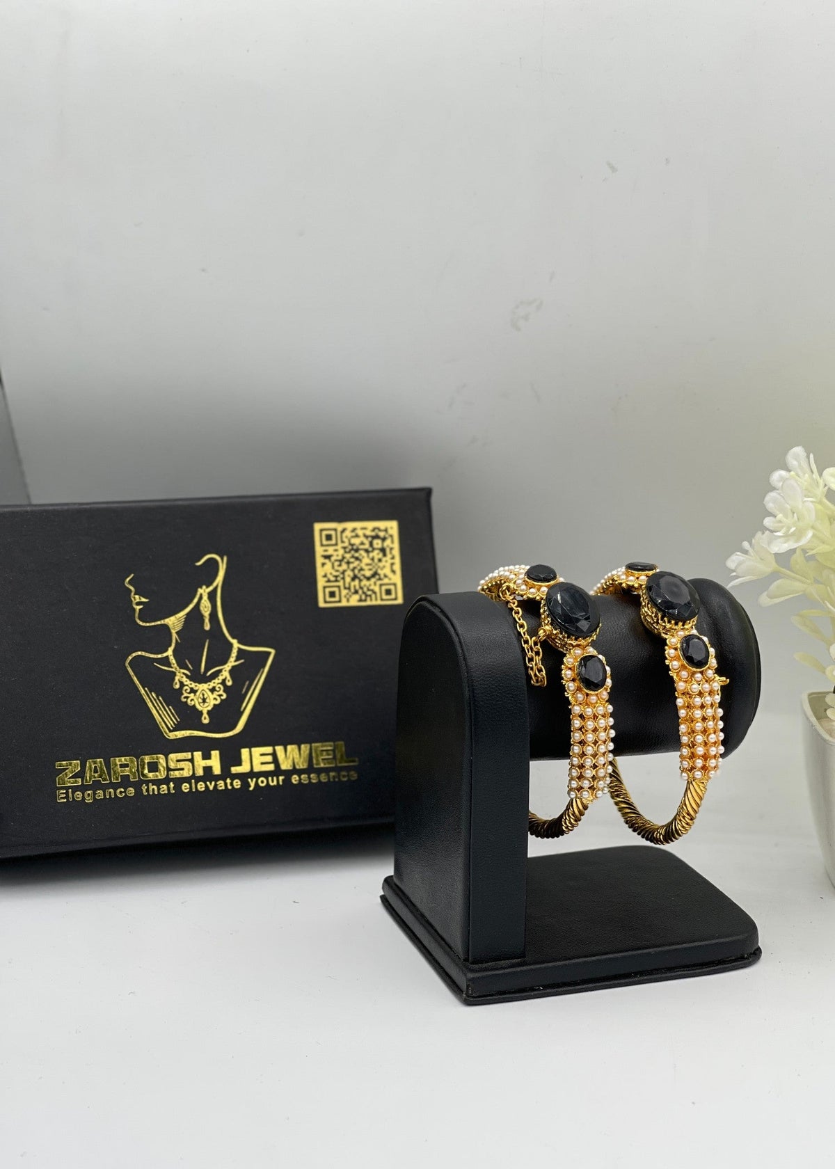 Shop the Zunairah Heritage Kada from Zarosh Jewel