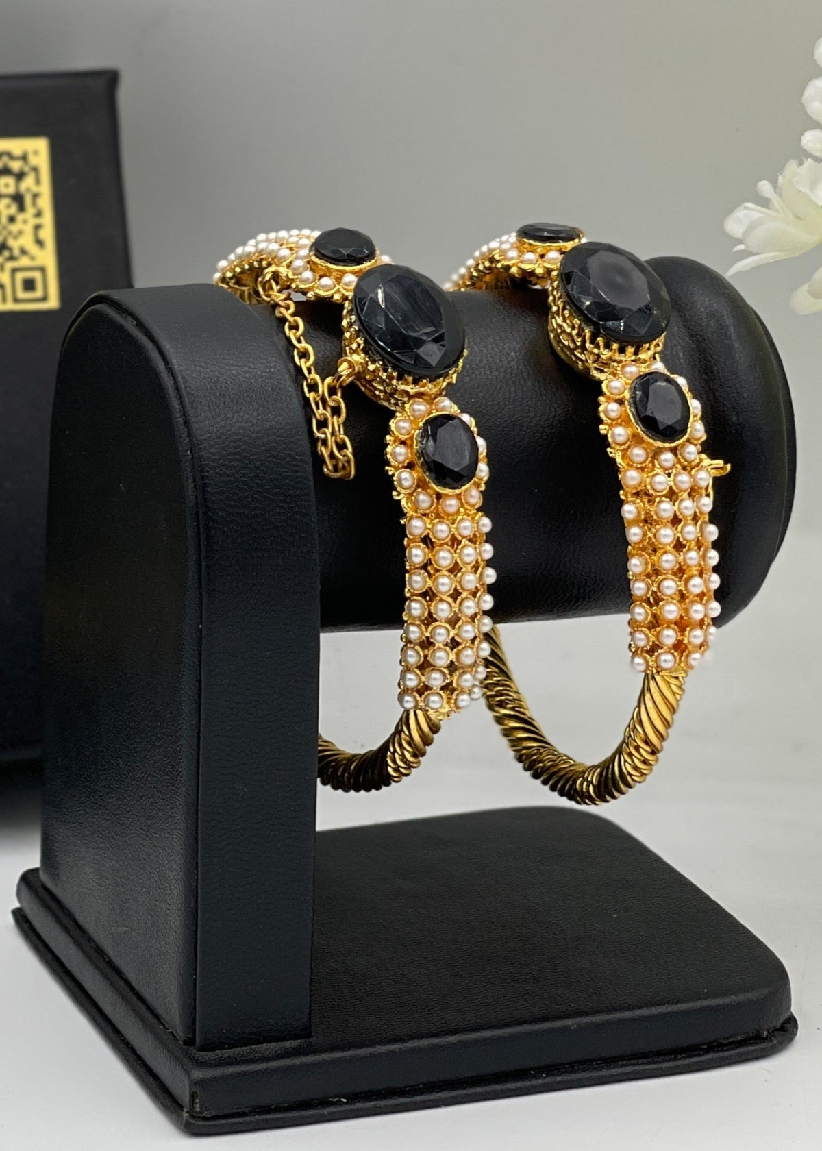 Shop the Zunairah Heritage Kada from Zarosh Jewel