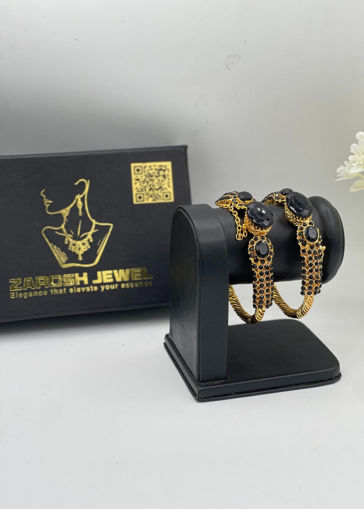 Shop the Zunairah Heritage Kada from Zarosh Jewel