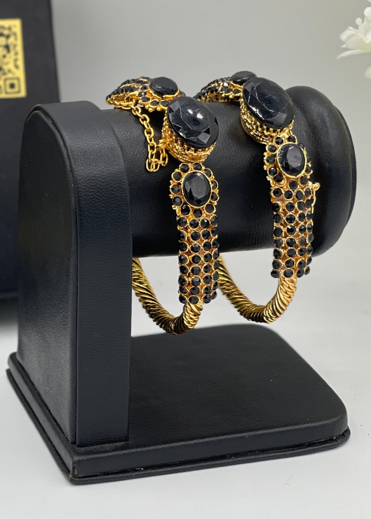 Shop the Zunairah Heritage Kada from Zarosh Jewel