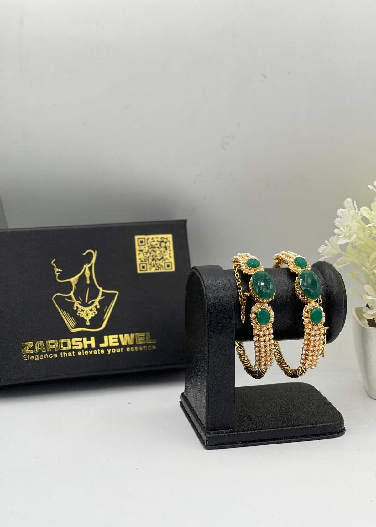 Shop the Zunairah Heritage Kada from Zarosh Jewel
