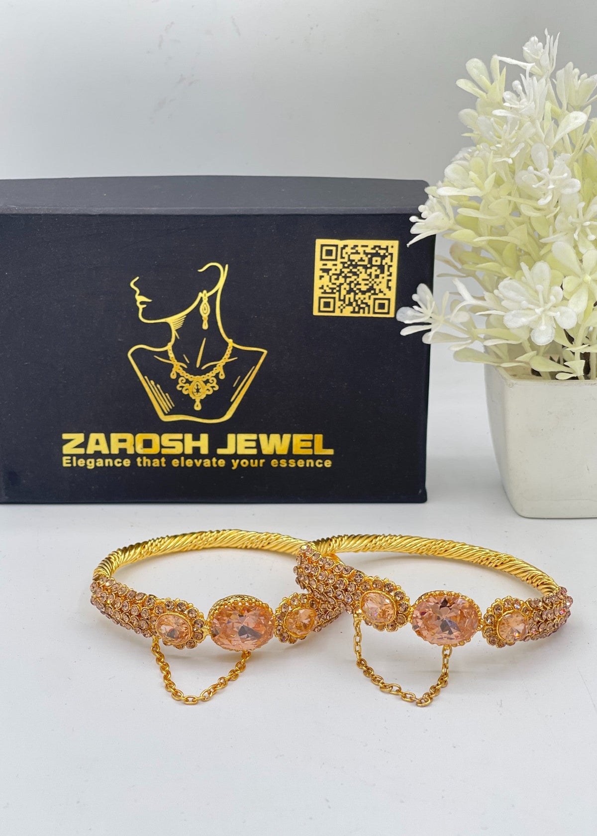 Shop the Zunairah Heritage Kada from Zarosh Jewel