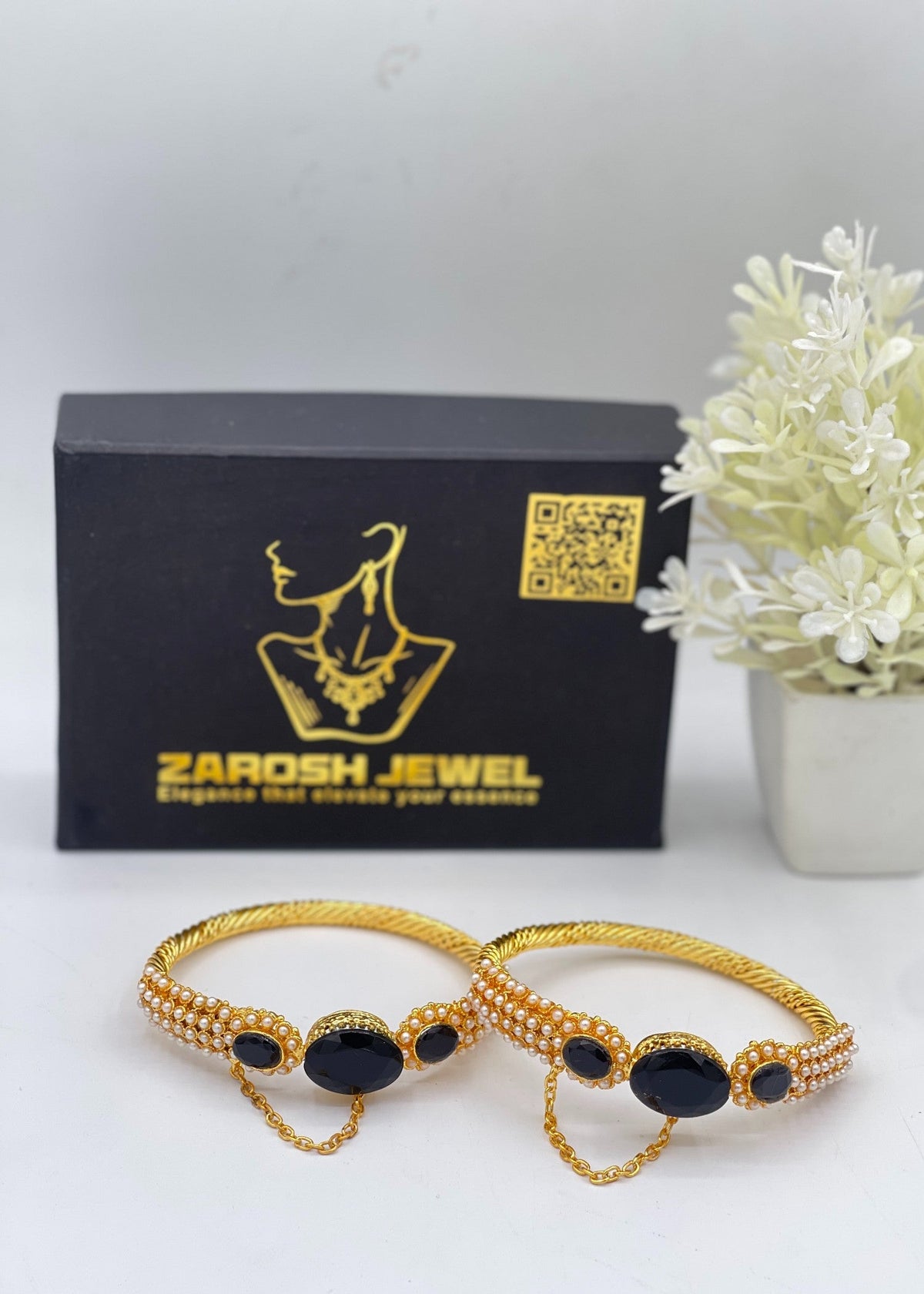 Shop the Zunairah Heritage Kada from Zarosh Jewel
